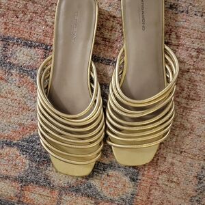 Vagabond Gold Multi-Strap Sandals